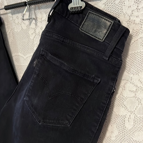 Levi’s 721 High Rise Skinny Jeans - Picture 4 of 5